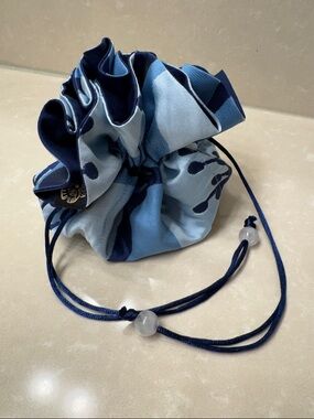 Blue Floral Drawstring Pouch